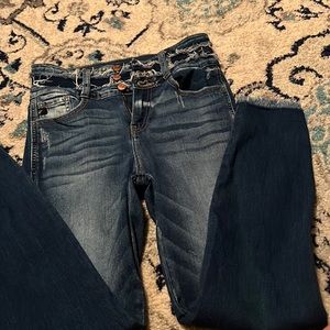 Medium wash skinny jeans